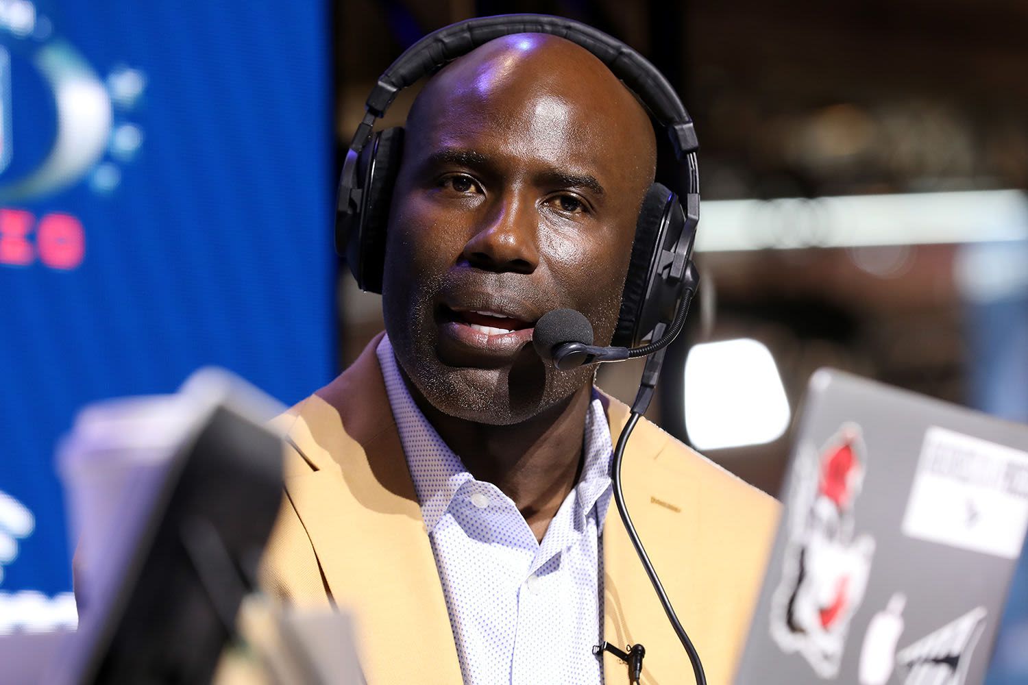 United Airlines Apologizes to Terrell Davis and Fires Flight Attendant Who Claimed the NFL Star 'Hit' Him