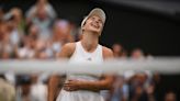 Elina Svitolina dio un batacazo en Wimbledon: nueve meses después de ser mamá, venció a la número 1, Iga Swiatek, y jugará las semifinales