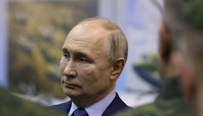 Putin issues F-16 warning