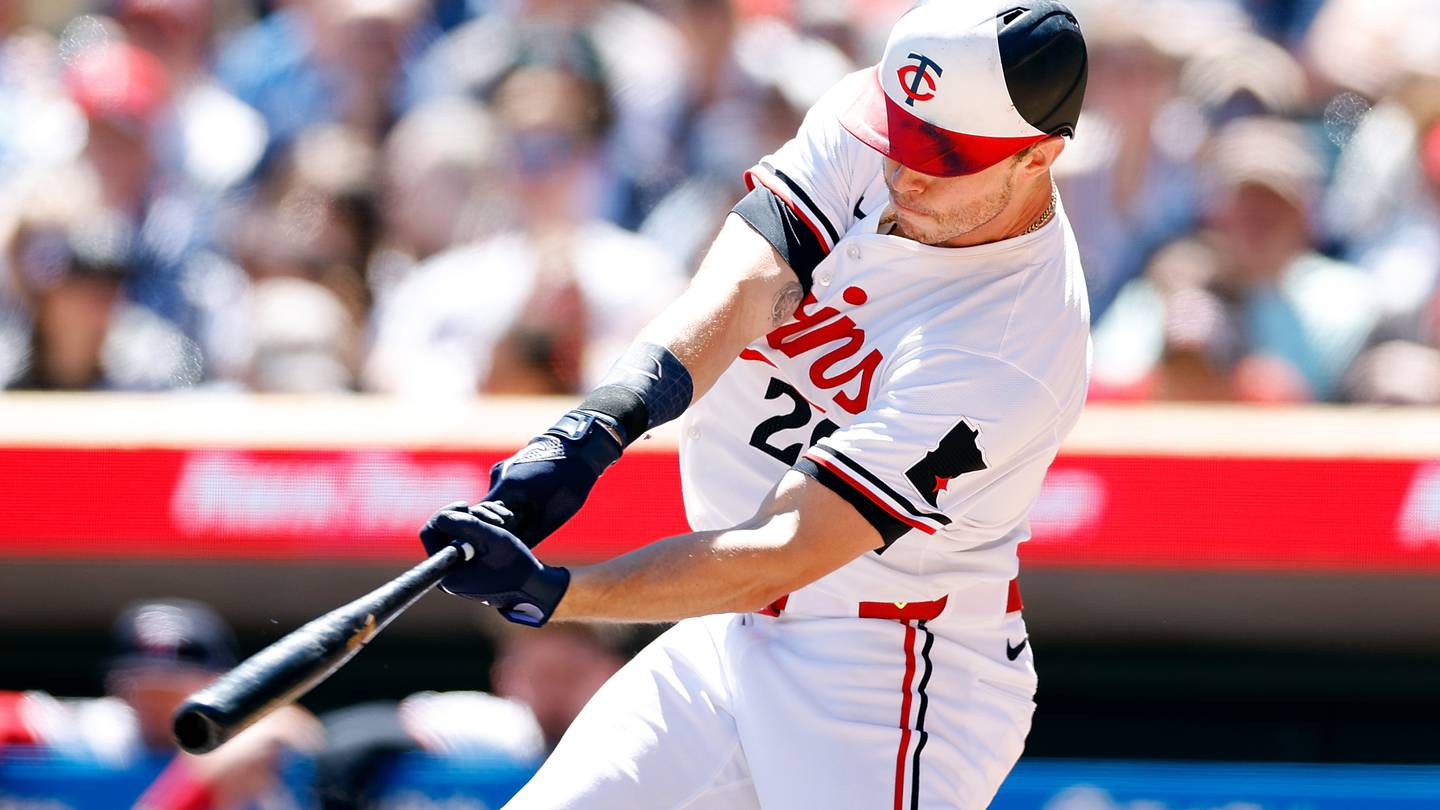 Twins' 13-game win streak ends with 9–2 loss to Red Sox