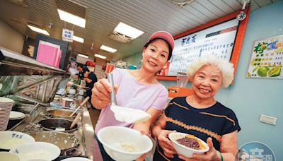 【台灣老店】養大七兒女老攤 變身成大老闆小人物一起納涼的銅板名店