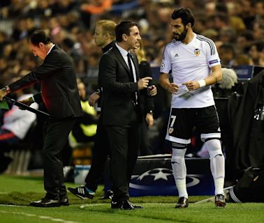 Gary Neville: su “martirio” como DT de Valencia, los duelos perdidos con Simeone y Valverde, y el “no saludo” de Luis Enrique