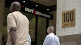 T-Mobile, Verizon in talks to buy parts of US Cellular, WSJ reports By Reuters