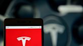 Did Tesla's Software Update Fix Autosteer Problems For 2M Cars? NHTSA Starts Probing (UPDATED) - Tesla (NASDAQ:TSLA)