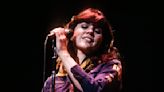 10 Photos That Capture the Eternally Inspiring '70s Style of Linda Ronstadt