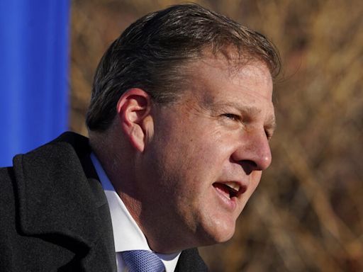 Gobernador de New Hampshire describe al demócrata Gavin Newsom como un “imbécil” - La Opinión