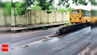Perambur High Road missing median leads to accidents | Chennai News - Times of India