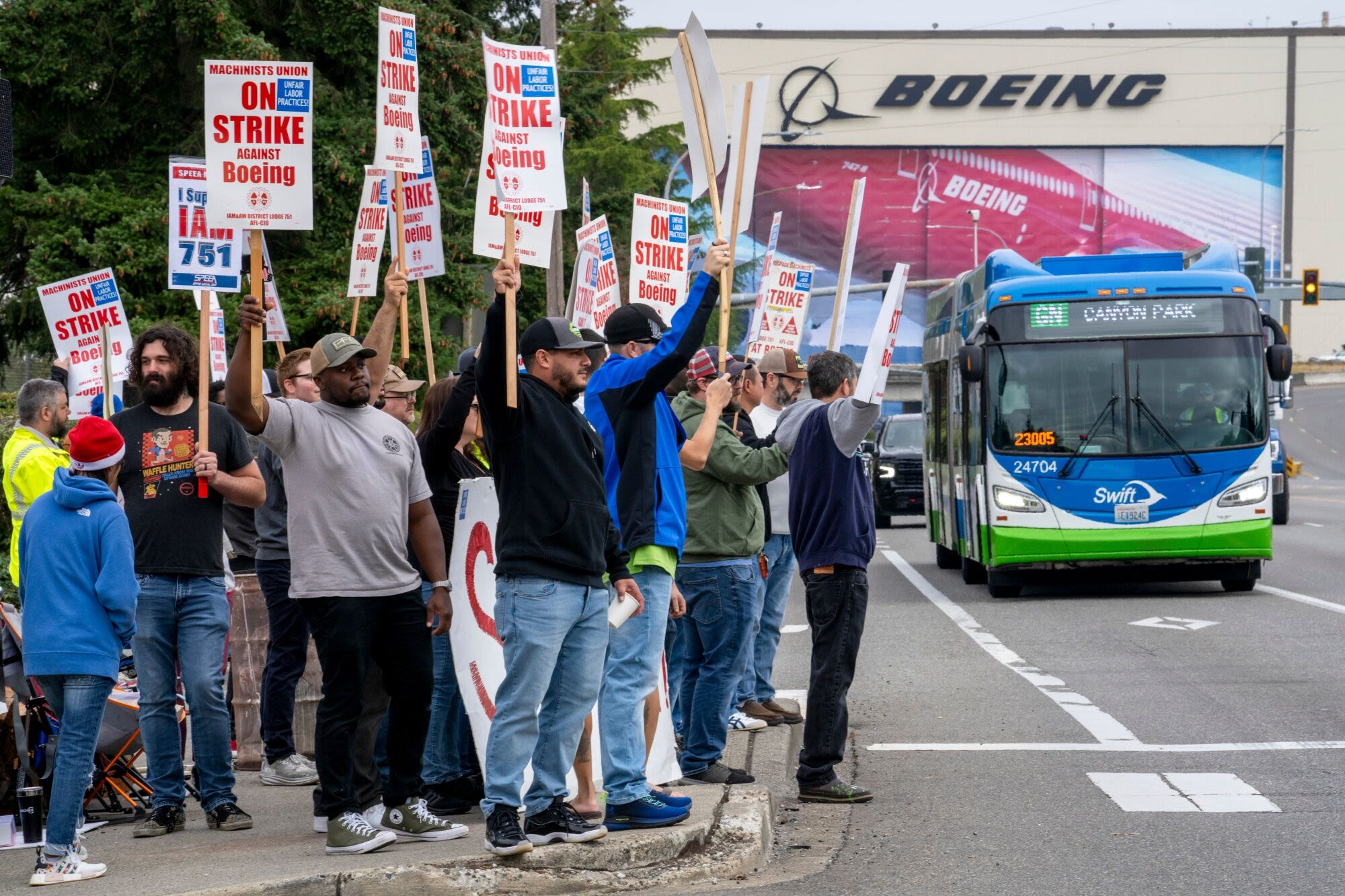 Boeing Starts Hiring Freeze, Weighs Temporary Furloughs