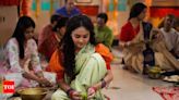 Puber Moyna: Moyna takes part in the Laxmi Puja at Dasgupta residence - Times of India