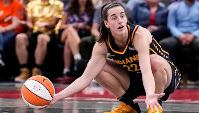 How many points and assists did Caitlin Clark have tonight vs Los Angeles Sparks?