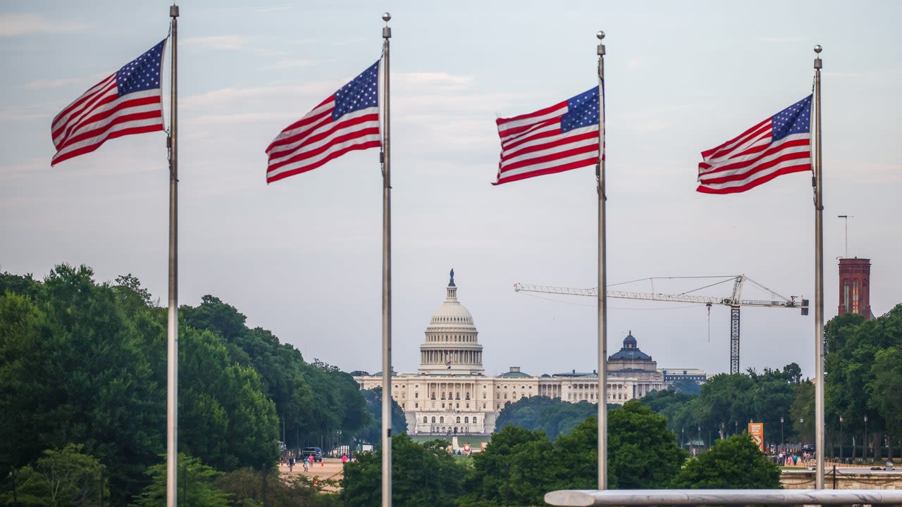 Reporter's Notebook: What a 'yacht rock' summer looks like on Capitol Hill