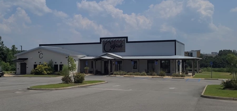 Popular seafood restaurant closed in Dothan