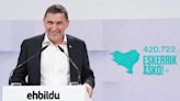 Otegi acusa a PNV y PSE de estar solo de acuerdo "en repartirse los cargos" y "camuflar" sus intenciones en campaña