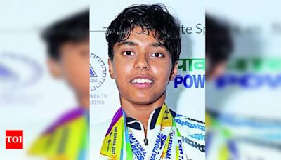 Teen Dhinidhi set to be Youngest Indian Swimmer at Paris Olympics | Bengaluru News - Times of India