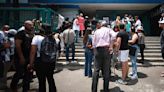 Tensión en algunos puestos de votación en México: ciudadanos entran a la fuerza a una casilla electoral