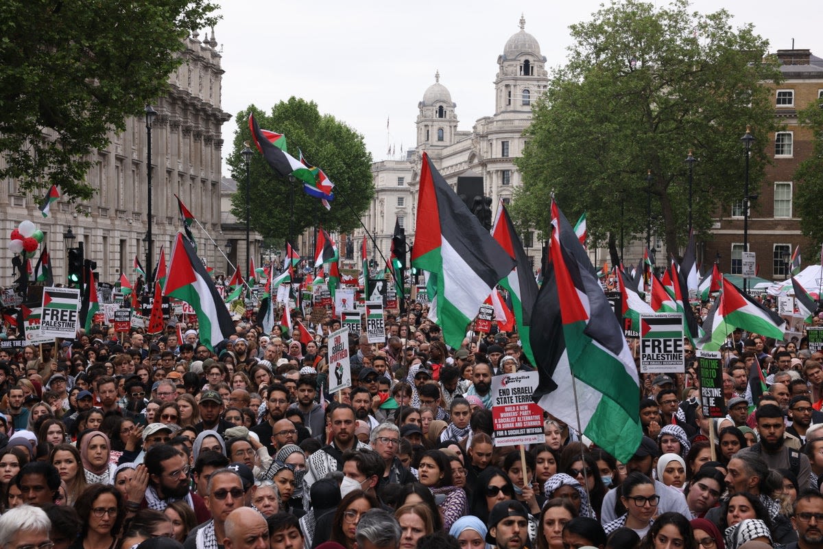 UK politics - live: Michael Gove accused of ‘witch-hunt’ as he vows ‘pro-Palestinian marchers will pay’