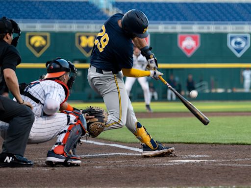Michigan thrives with oddities at the plate against Illinois