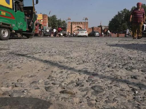 Jaipur Mayor Urges Immediate Road Repairs, Festive Preparations Ahead of Diwali | Jaipur News - Times of India