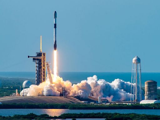 SpaceX launching 23 satellites from Florida today on 1st leg of Starlink doubleheader