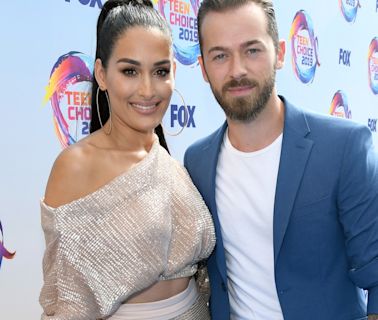 Artem Chigvintsev's Lawyer Gives Update on Nikki Garcia Divorce - E! Online