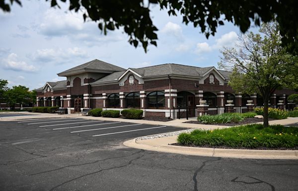 National retailer to occupy former Stillwater Grill in Okemos, 2 other storefronts at Meridian Crossings