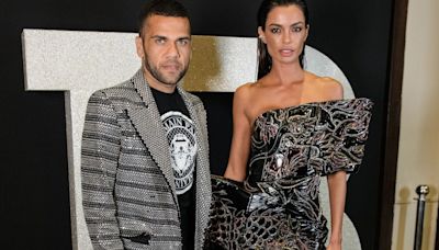 Joana Sanz declara su amor a Dani Alves en su 41 cumpleaños