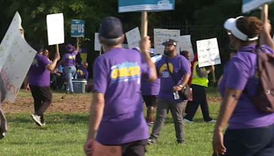 Charlotte Airport workers strike, hold picket lines as holiday travel ramps up