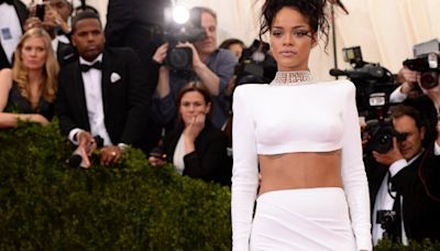 Relembre 10 looks das famosas que marcaram o MET Gala 2014