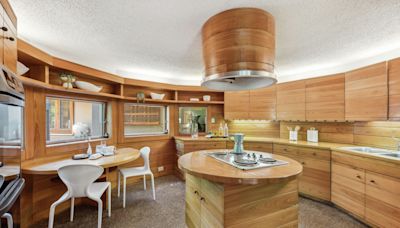Zillow Gone Wild features Connecticut house designed by Frank Lloyd Wright apprentice