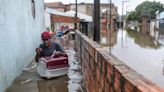 Rescate en la Porto Alegre inundada: “Yo sin mi gato no me voy”