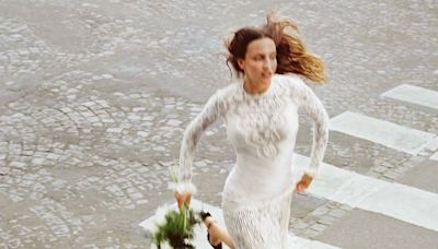 La robe de mariée de Carla Ginola porte désormais son nom