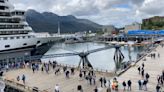 Los turistas invaden la capital de Alaska entre dudas sobre el futuro de su enorme glaciar