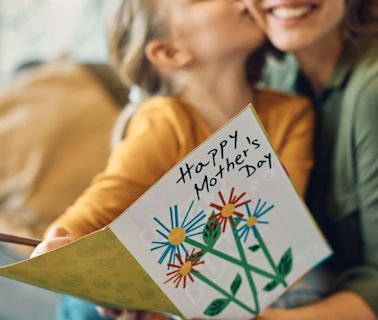 Día de la Madre 2024: Las mejores frases para mensajes y tarjetas para celebrarlo con nuestras mamás en EEUU