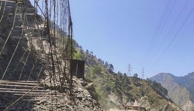 Nepal: Landslide sweeps 2 buses on Central Nepal highway, many suspected missing