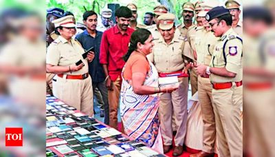 326 mobile phones returned to owners | Madurai News - Times of India