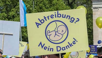 Lebensrechtler kritisieren Kommissionsbericht: Entwürdigung von Kindern und Frauen