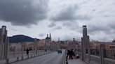 La Trilogía se abre entre nubes y sol y sigue la probabilidad de lluvia para la tarde del Alardo