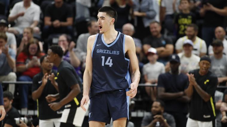 Zach Edey injury update: Grizzlies rookie heads to locker room after awkwardly twisting ankle | Sporting News Canada