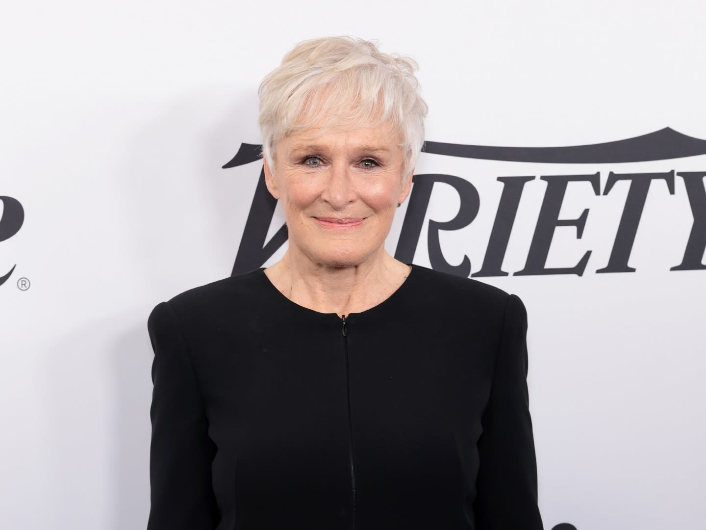 Glenn Close Explains Her Quirky Social Media Posts & Reveals Her Biggest Acting Inspirations