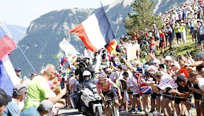Así logró ganar Richard Carapaz la etapa 17 del Tour de Francia, resalta diario El Espectador de Colombia