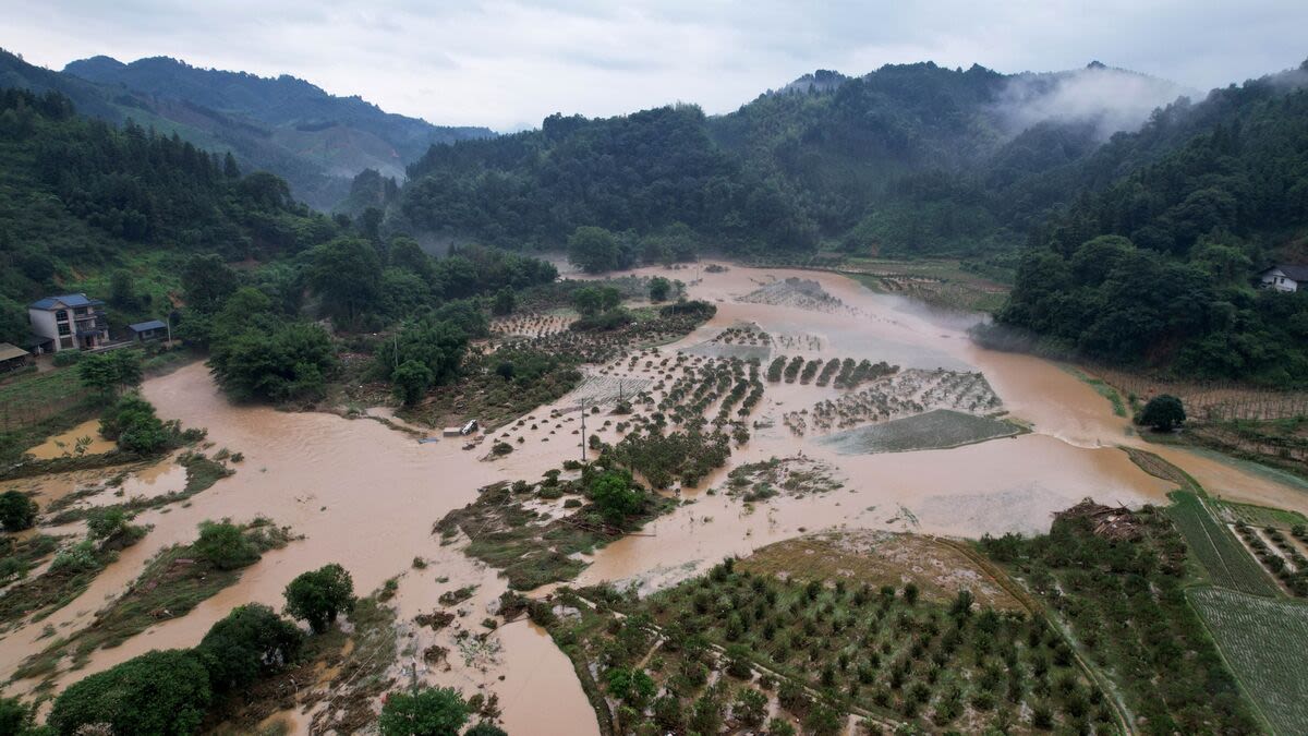 China’s Weather Extremes Threaten Crops With Flooding and Heat