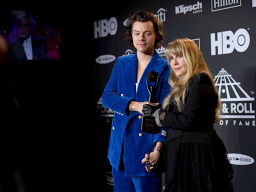 Stevie Nicks Welcomes Harry Styles During Huge London Show - SPIN