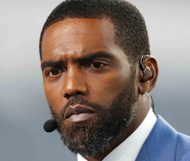 Randy Moss comments on emotional moment at Tom Brady induction ceremony