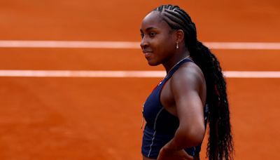 Coco Gauff, abanderada de Estados Unidos junto a LeBron James