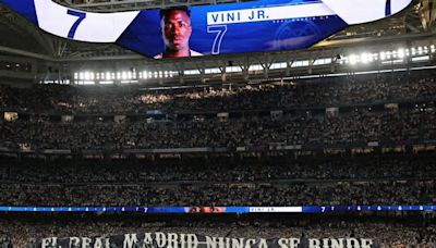 El espectacular tifo del Real Madrid contra el Bayern de Múnich en el Santiago Bernabéu