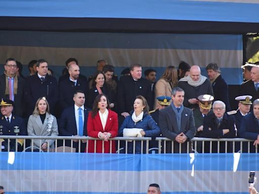 Desfile militar: los padres de Javier Milei estuvieron en el palco presidencial