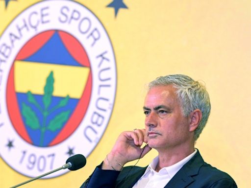 Mourinho llega al Fenerbahce "sin promesas" pero con el objetivo del campeonato turco