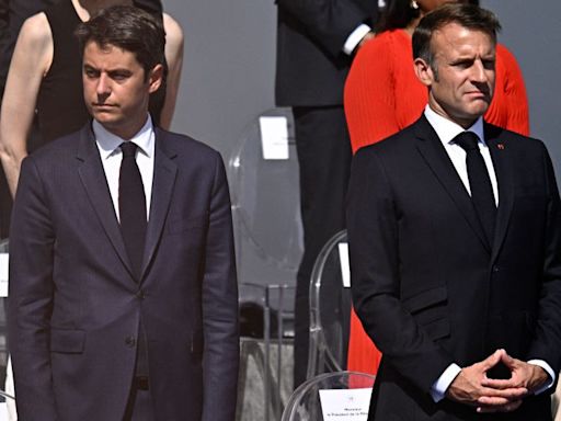 El presidente de Francia Emmanuel Macron acepta la renuncia de su primer ministro Gabriel Attal, sin un sucesor a la vista