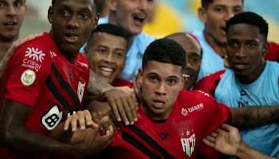 Mateo Zuleta marcó su primer gol en Brasil y con ello: su equipo ganó, dejó al Fluminense en zona de descenso y desató tremenda pelea