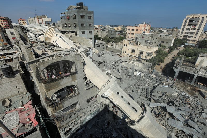 Israel bombards central Gaza as tanks advance deeper in Rafah